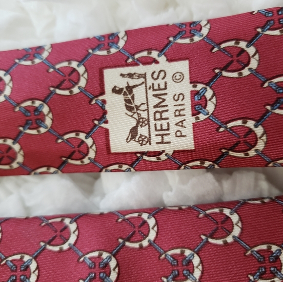 HERMES PARIS VINTAGE HORSESHOE SILK TIE - Picture 6 of 13